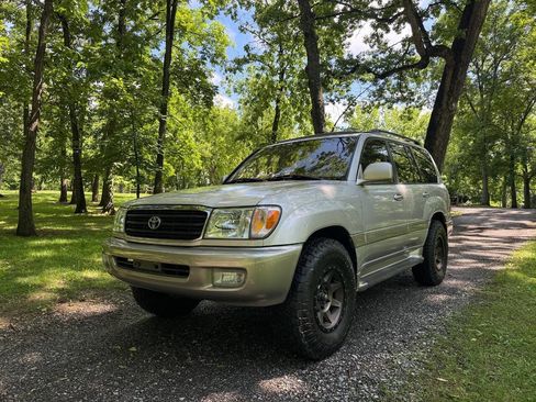 Used 2001 Toyota Land Cruiser AWD/4WD image 4