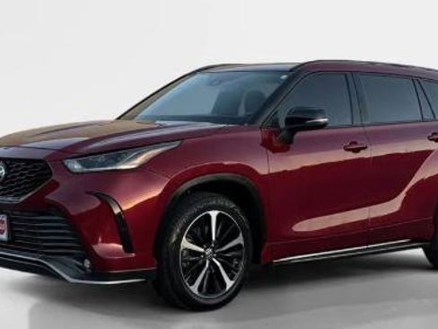 Used 2021 Toyota Highlander XSE image 12