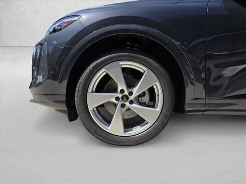 Used 2025 Audi Q5 Prestige AWD/4WD image 8