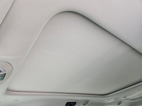 New 2024 Chrysler Pacifica Limited w/ Uconnect Theater Family Group image 25