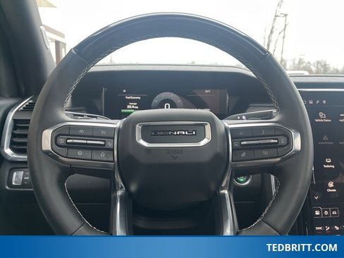 Used 2025 GMC Acadia Denali w/ Super Cruise Package image 26