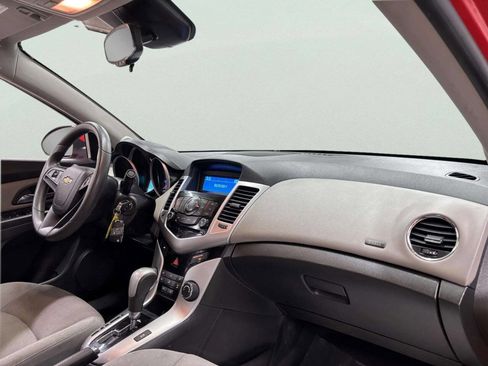 Used 2015 Chevrolet Cruze LT image 19