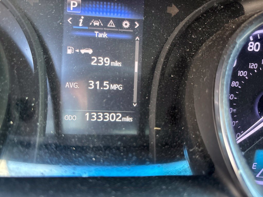 Used 2018 Toyota Camry LE FWD image 19