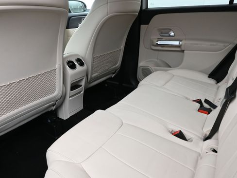 Used 2020 Mercedes-Benz GLB 250 image 19