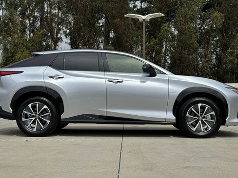 Used 2024 Lexus RZ 300e Premium w/ Technology Package FWD image 7