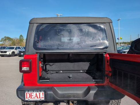Used 2021 Jeep Wrangler Sport image 5