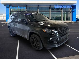 Used 2025 Jeep Compass Latitude w/ Convenience Group AWD/4WD video 1