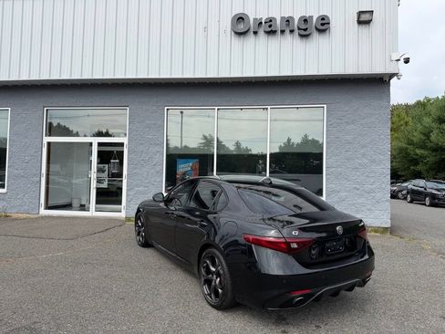 Used 2018 Alfa Romeo Giulia Ti Sport w/ Quick Order Package 22S Sport AWD/4WD image 3