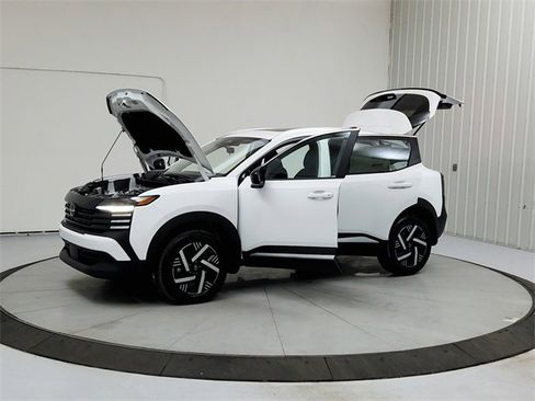 New 2026 Nissan Kicks SV w/ SV Premium Package image 11