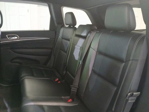 Used 2017 Jeep Grand Cherokee Limited AWD/4WD image 15
