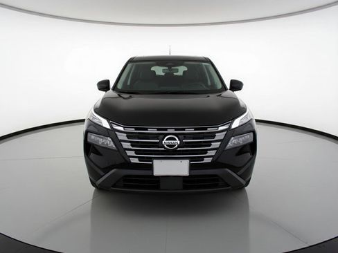 Used 2025 Nissan Rogue SV image 2