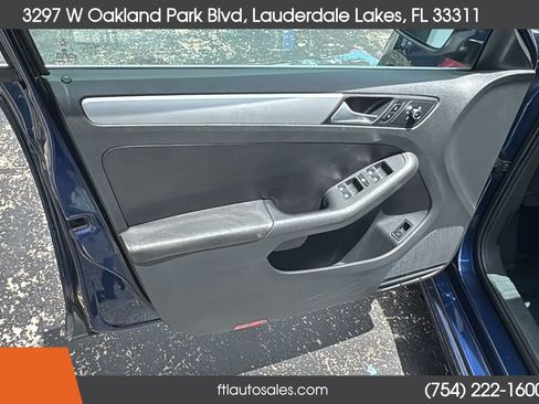 Used 2014 Volkswagen Jetta SE FWD image 19
