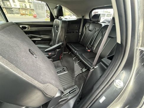 Used 2021 Kia Sorento EX w/ Panoramic Sunroof Package AWD/4WD image 28