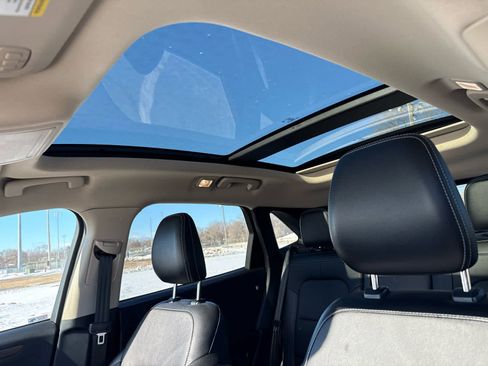 Used 2020 Ford Escape Titanium image 13