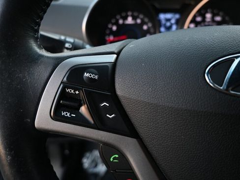 Used 2017 Hyundai Veloster image 22