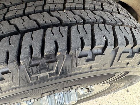 Used 2018 Chevrolet Express 2500 image 9