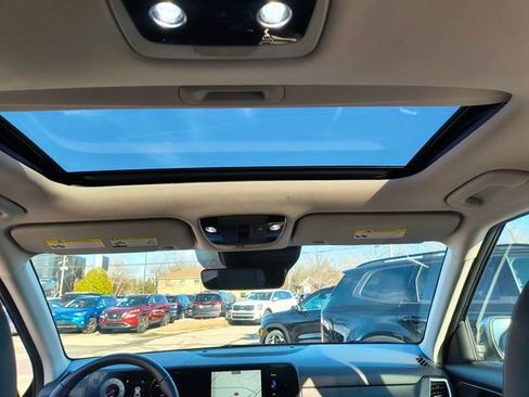 Certified 2024 Kia Seltos SX w/ SX Sunroof Package image 31