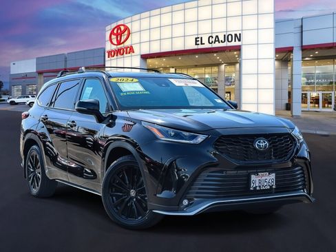 Certified 2024 Toyota Highlander XSE FWD image 1