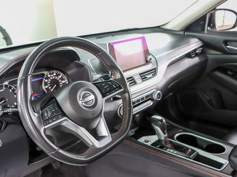 Used 2024 Nissan Altima 2.5 SR FWD image 22