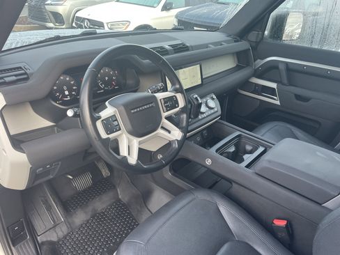 Used 2023 Land Rover Defender 110 S image 13