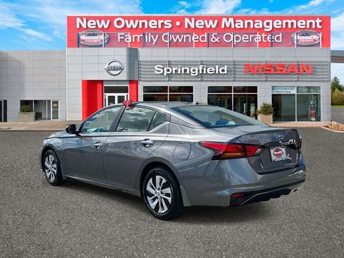 Used 2025 Nissan Altima 2.5 S FWD image 6