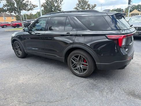 Used 2025 Ford Explorer ST AWD/4WD image 3