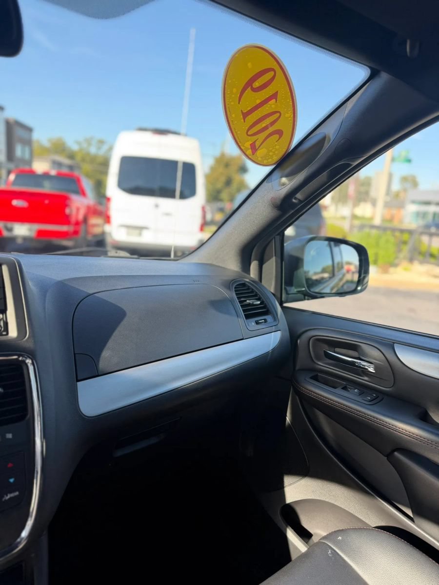 Used 2019 Dodge Grand Caravan GT FWD image 29