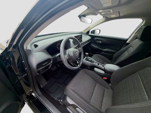 Used 2024 Honda HR-V LX image 9