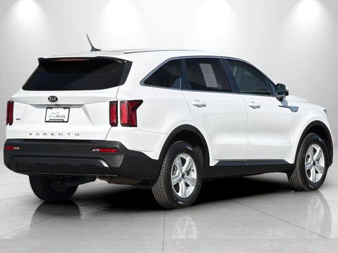 Used 2021 Kia Sorento LX AWD/4WD image 2