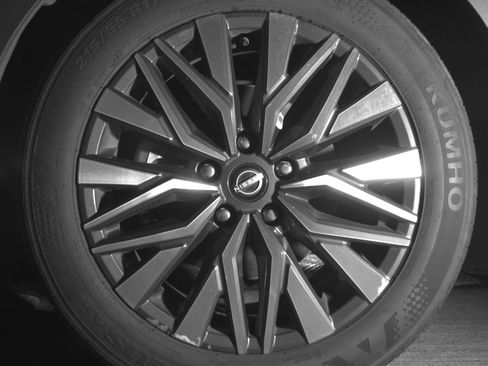 Used 2025 Nissan Altima 2.5 SV image 12