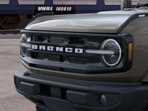 New 2026 Ford Bronco Outer Banks AWD/4WD image 19