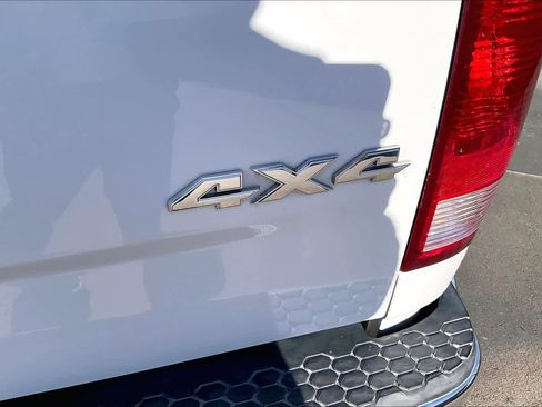 Used 2018 RAM 1500 SLT image 9