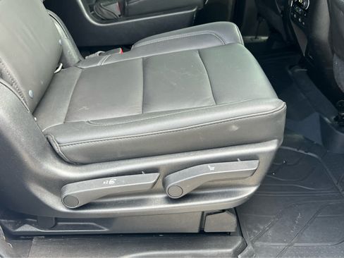 Used 2021 Chevrolet Tahoe Z71 w/ Luxury Package AWD/4WD image 21