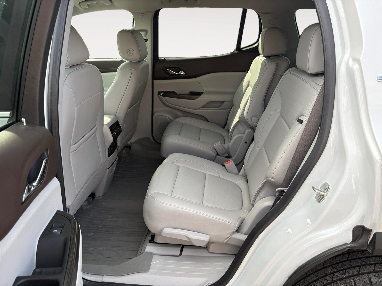 Used 2023 GMC Acadia SLT w/ Technology Package AWD/4WD image 13
