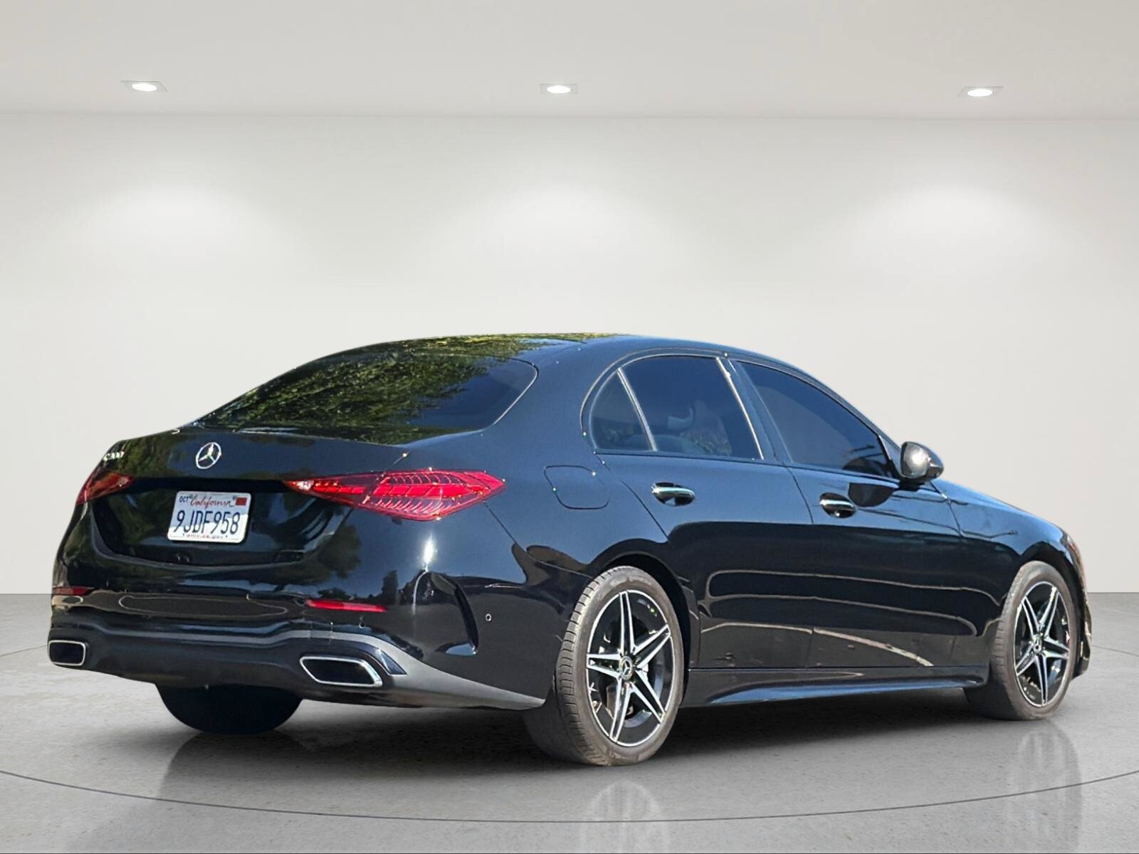 Used 2023 Mercedes-Benz C 300 Sedan image 4