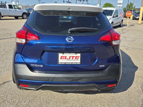 Used 2019 Nissan Kicks SR w/ SR Premium Package FWD image 6
