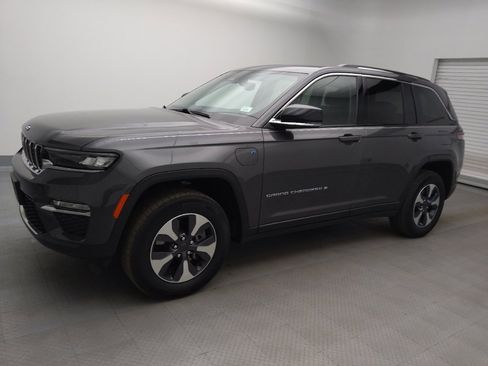 Used 2022 Jeep Grand Cherokee Limited 4xe image 2