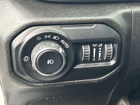 Certified 2022 Jeep Wrangler Unlimited Sahara AWD/4WD image 24