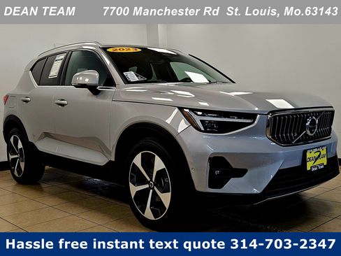 Used 2023 Volvo XC40 B5 Ultimate image 1