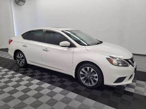 Used 2019 Nissan Sentra SV w/ Special Edition Package FWD image 11