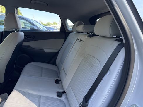 Used 2023 Hyundai Kona SEL AWD/4WD image 9