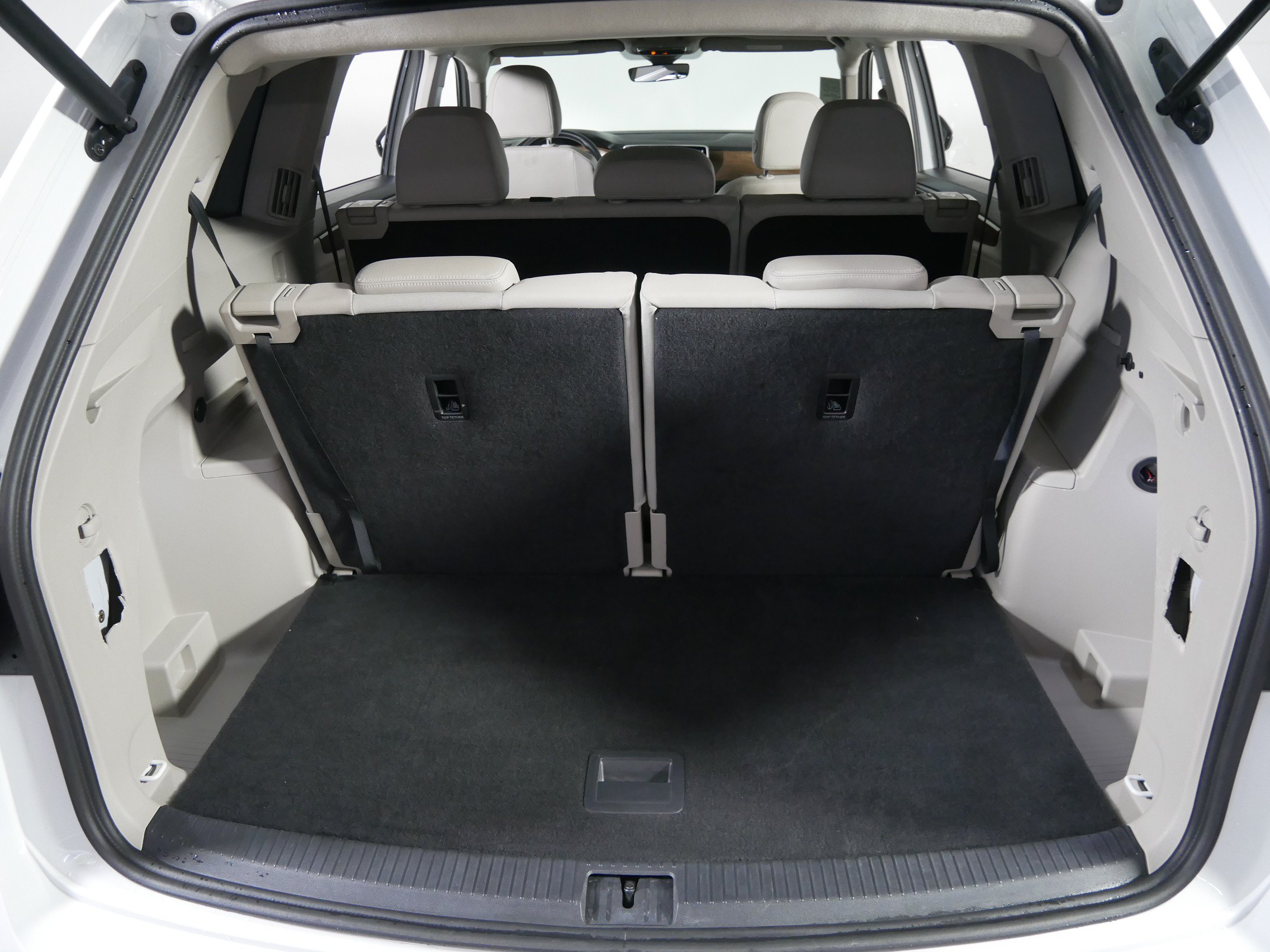Used 2025 Volkswagen Atlas SE AWD/4WD image 18