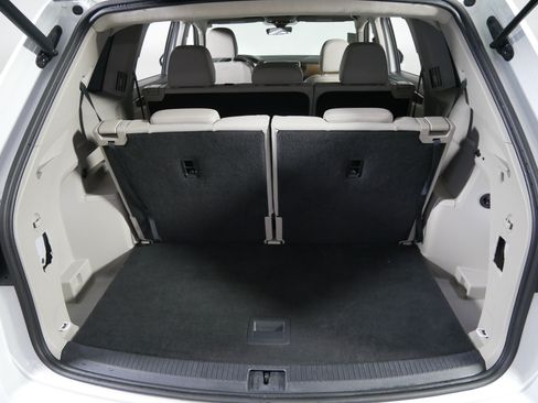 Used 2025 Volkswagen Atlas SE AWD/4WD image 18