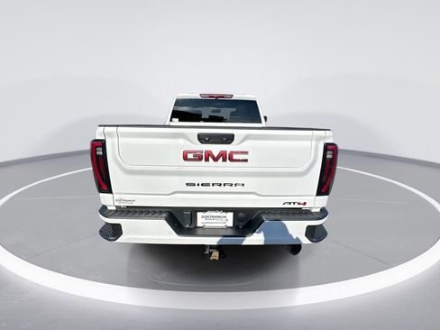 Used 2024 GMC Sierra 2500 AT4 image 7