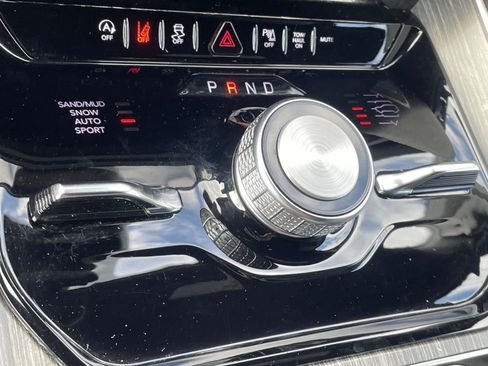 Used 2024 Jeep Wagoneer Series III image 8