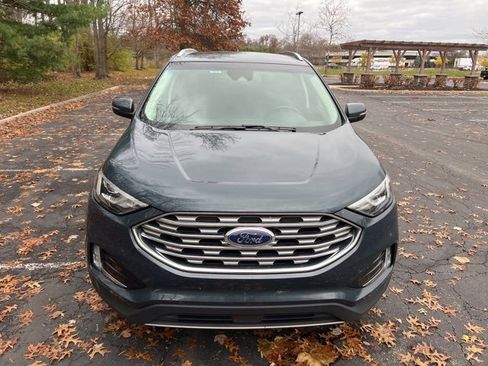 Used 2019 Ford Edge Titanium image 3