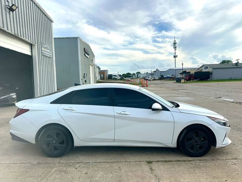 Used 2021 Hyundai Elantra SEL w/ Convenience Package FWD image 7