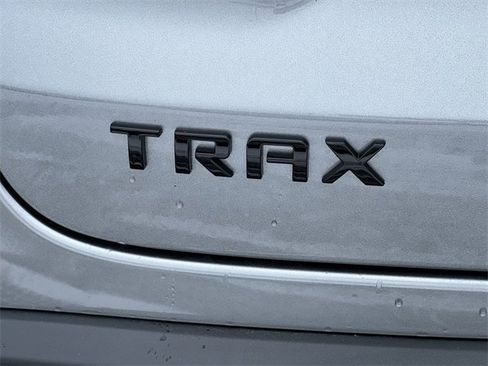 Used 2024 Chevrolet Trax RS w/ Driver Confidence Package image 11