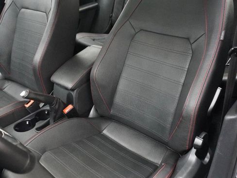 Used 2012 Volkswagen Jetta GLI FWD image 4