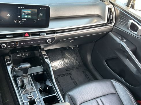 Certified 2024 Kia Sorento S image 15
